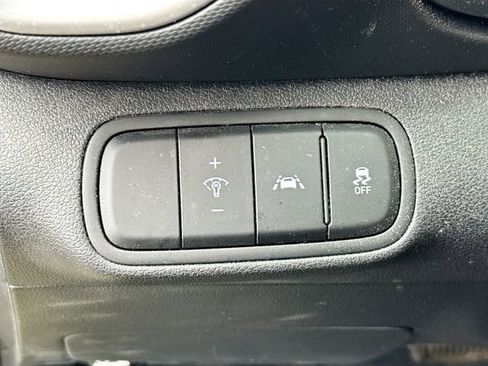 Used 2020 Hyundai Venue SEL image 10