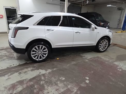 Used 2019 Cadillac XT5 Platinum AWD/4WD image 16
