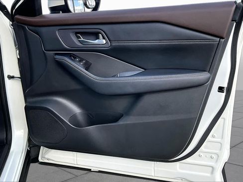 Certified 2023 Nissan Rogue SV w/ SV Premium B Package FWD image 21