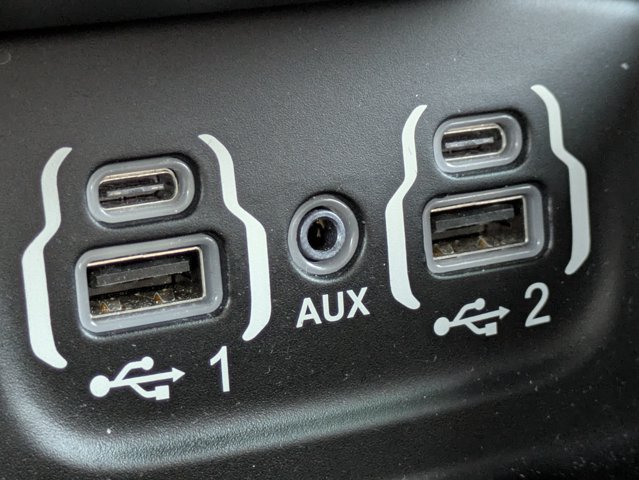 Used 2020 RAM 1500 Limited w/ Black Appearance Package AWD/4WD image 23