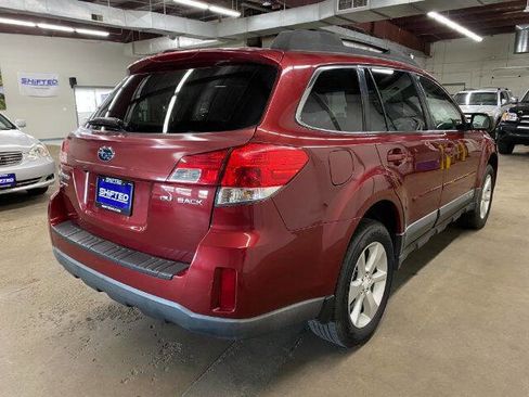 Used 2013 Subaru Outback 2.5i Premium AWD/4WD image 5