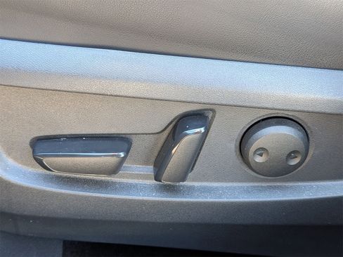 Used 2019 INFINITI QX50 Essential w/ Premium Heat Package image 16