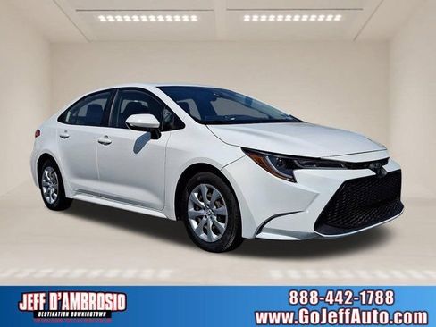 Used 2020 Toyota Corolla LE FWD image 1