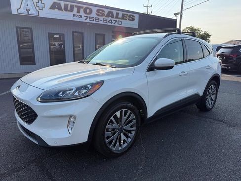 Used 2022 Ford Escape Titanium AWD/4WD image 2