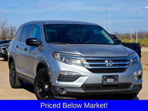 Used 2018 Honda Pilot LX image 2