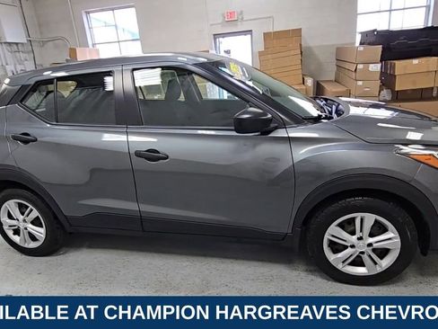 Used 2022 Nissan Kicks S FWD image 11