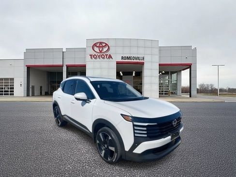 Used 2025 Nissan Kicks SR w/ SR Premium Package AWD/4WD image 1