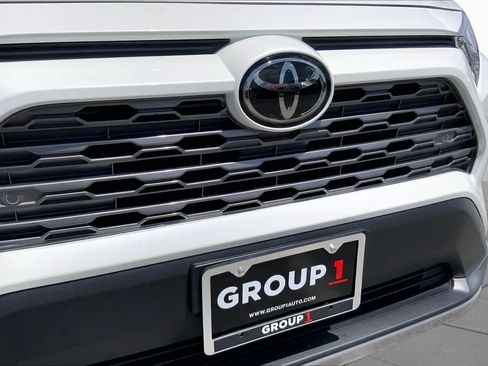 Used 2019 Toyota RAV4 Limited FWD image 29