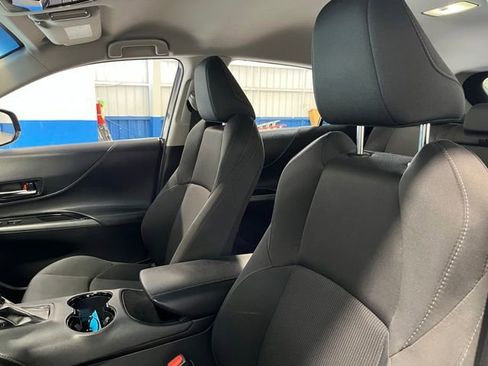 Used 2022 Toyota Venza LE AWD/4WD image 23