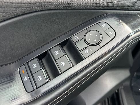 Used 2023 Nissan Rogue SV image 14