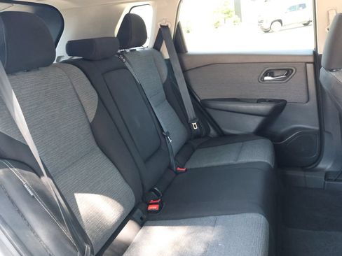 Used 2023 Nissan Rogue SV FWD image 31