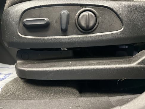 Used 2023 Chevrolet Equinox LS w/ LS Convenience Package image 24