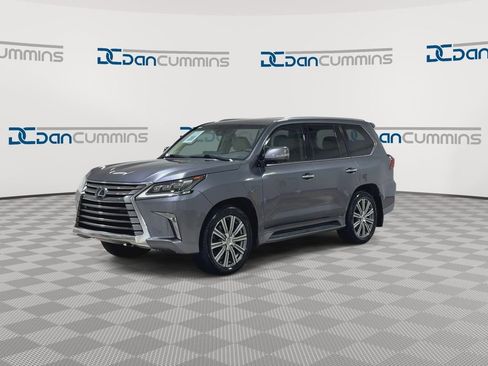 Used 2017 Lexus LX 570 4WD w/ Luxury Package image 8