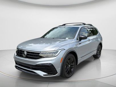 Certified 2022 Volkswagen Tiguan SE R-Line