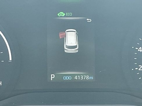 Used 2024 Toyota Sienna LE image 8