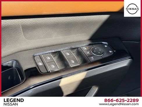 Used 2022 Nissan Pathfinder Platinum AWD/4WD image 15