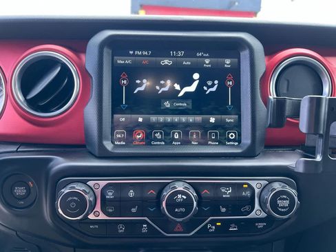 Used 2020 Jeep Gladiator Rubicon AWD/4WD image 19