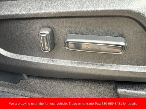 Used 2025 Honda Pilot Black Edition image 31