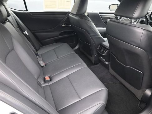 Used 2022 Lexus ES 300h w/ Premium Package FWD image 25