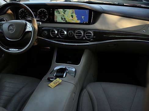 Used 2017 Mercedes-Benz S 550 Sedan image 24