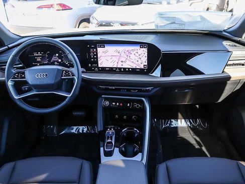 New 2025 Audi Q5 Premium image 16