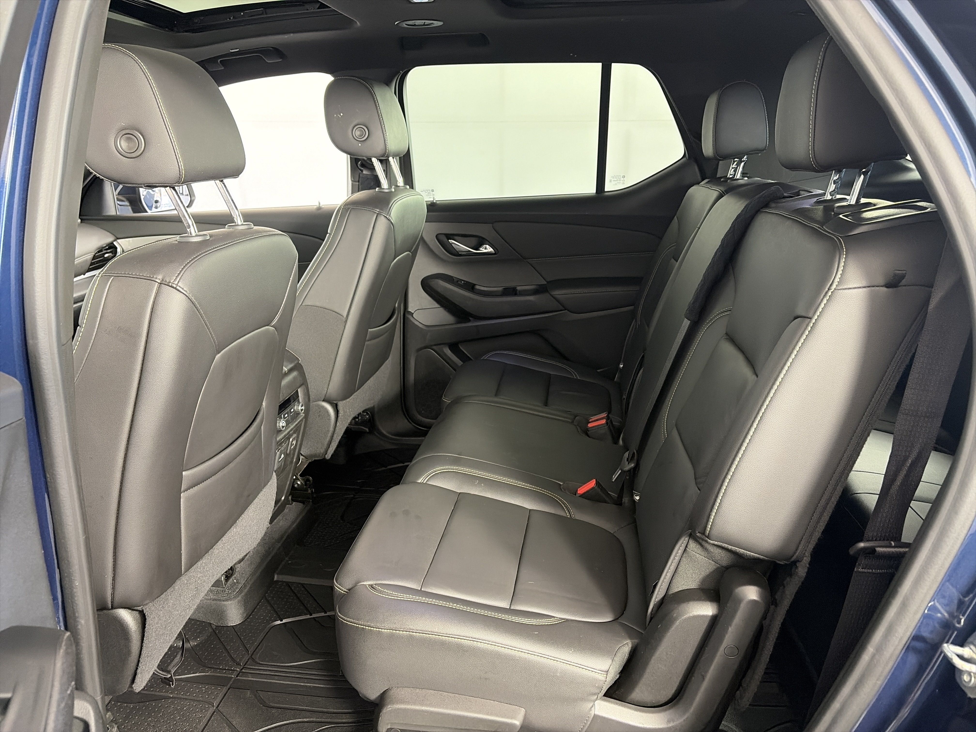 Certified 2023 Chevrolet Traverse LT w/ LT Premium Package AWD/4WD image 7