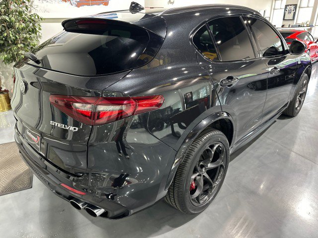 Used 2018 Alfa Romeo Stelvio Quadrifoglio w/ Driver Assist Dynamic Package AWD/4WD image 30
