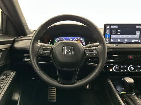 Used 2025 Honda Accord Sport image 15