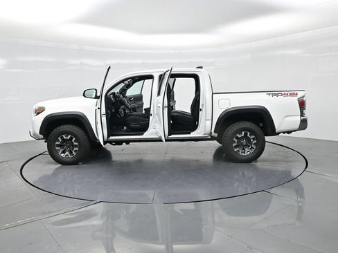 Used 2023 Toyota Tacoma TRD Off-Road AWD/4WD image 30