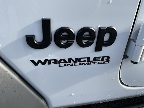 Used 2022 Jeep Wrangler Unlimited Sport image 24