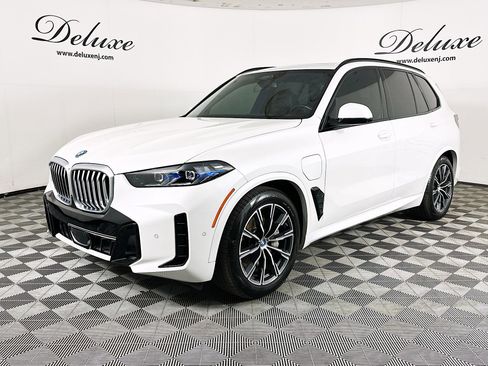 Used 2024 BMW X5 xDrive50e w/ Executive Package image 3