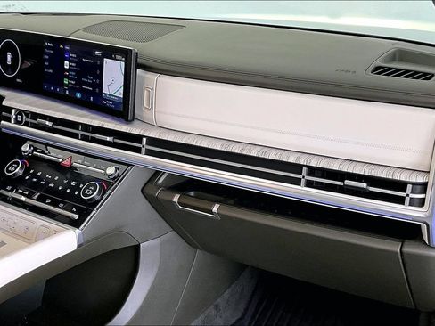 Used 2025 Hyundai Santa Fe Calligraphy FWD image 19