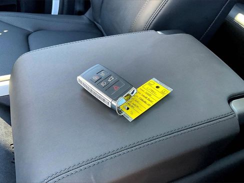 Used 2025 Land Rover Defender 110 S image 35