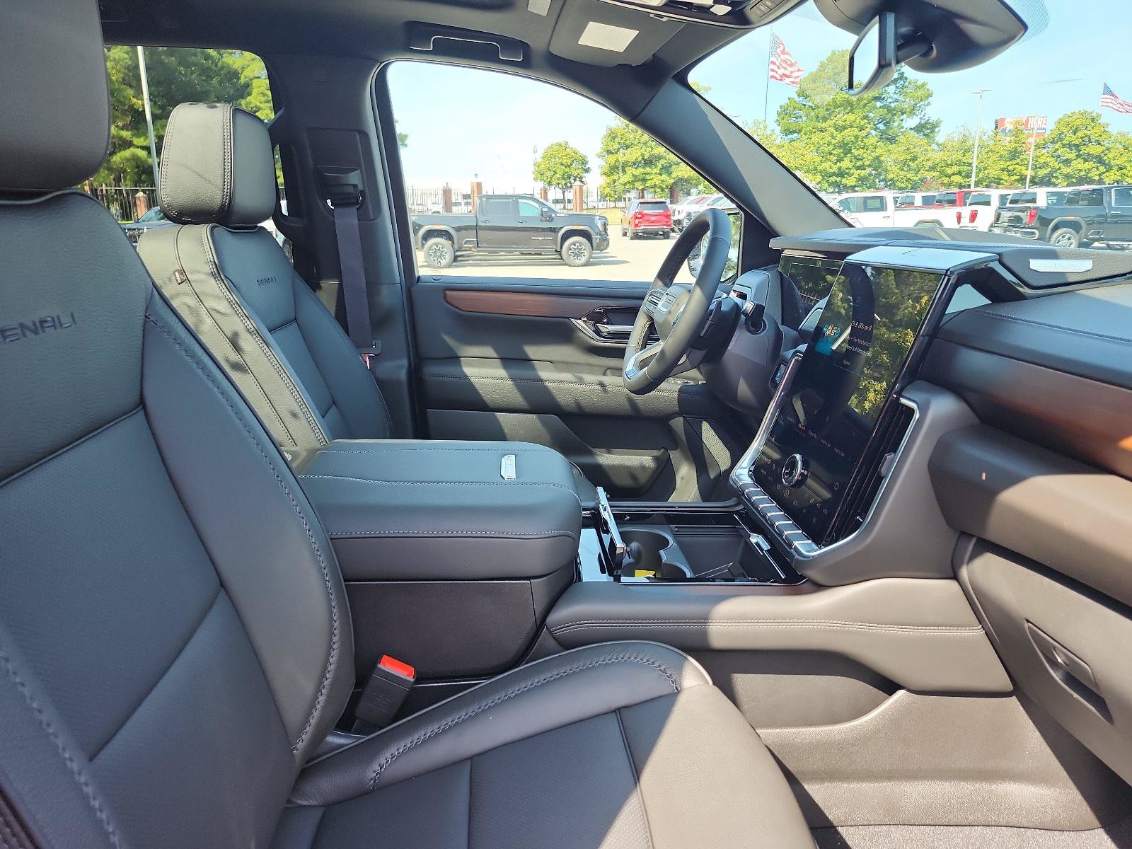 New 2026 GMC Yukon Denali w/ Sun & Power Step Package AWD/4WD image 6