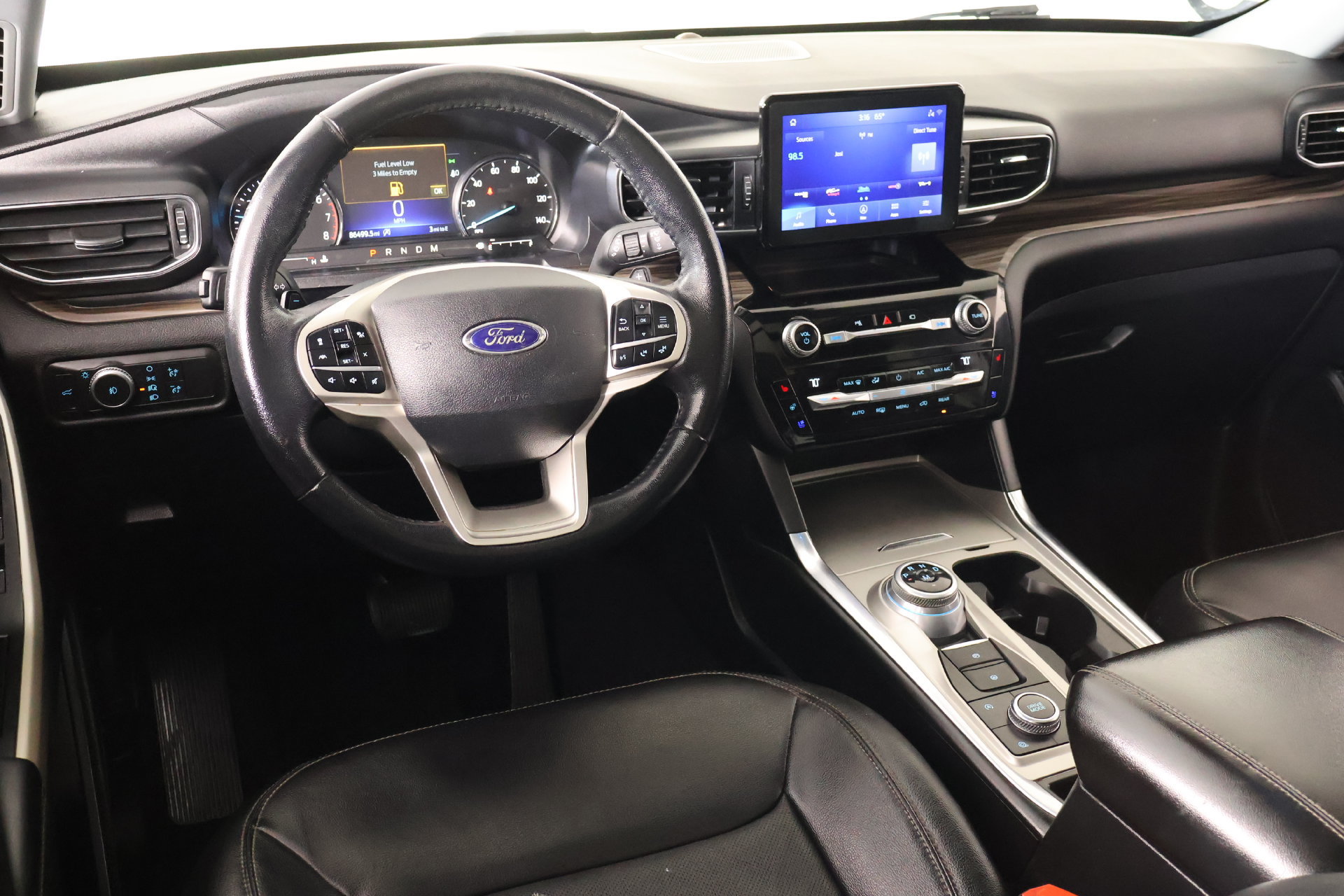 Used 2021 Ford Explorer Limited w/ Equipment Group 301A AWD/4WD image 2