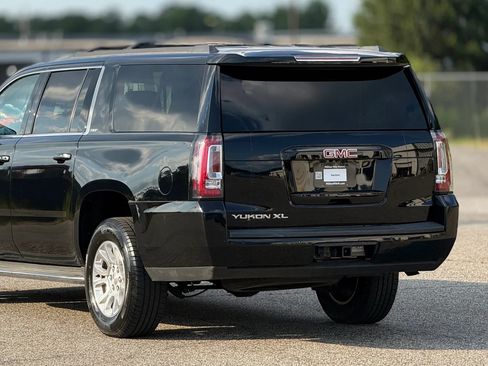 Used 2015 GMC Yukon XL SLT w/ Open Road Package AWD/4WD image 16