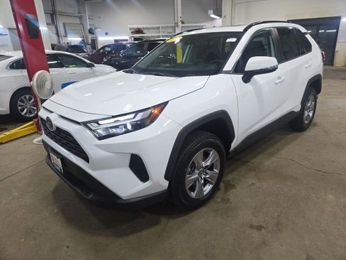 Used 2025 Toyota RAV4 XLE w/ Convenience Package image 3