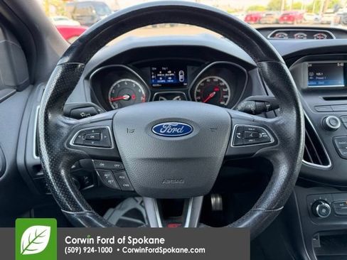 Used 2017 Ford Focus ST FWD image 19
