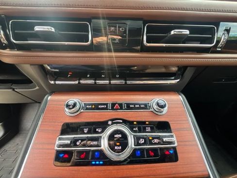 Used 2023 Lincoln Aviator Reserve w/ Equipment Group 201A RWD image 23