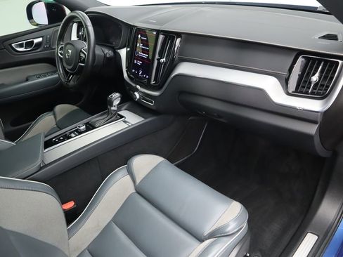 Used 2021 Volvo XC60 T5 R-Design w/ Protection Package Premier image 18