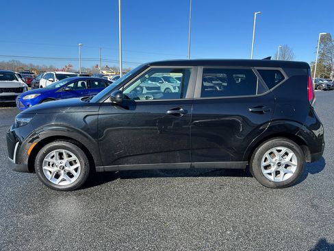 Used 2024 Kia Soul LX w/ Option Group 015 image 2