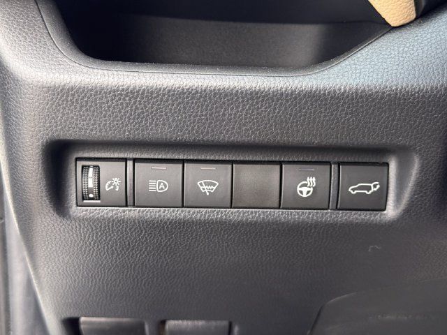 Used 2019 Toyota RAV4 XLE Premium w/ Cold Weather Package AWD/4WD image 22