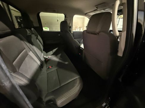 Used 2022 Nissan Frontier SV image 18