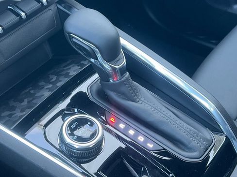 New 2026 GMC Canyon Elevation w/ Convenience Package image 18