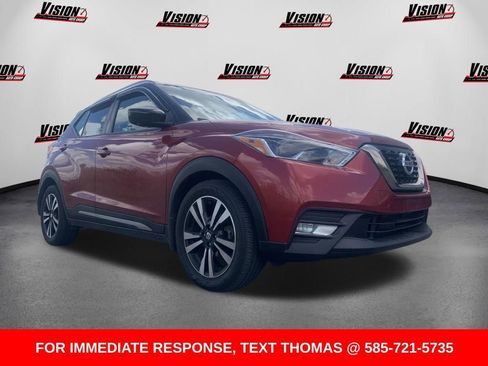 Used 2019 Nissan Kicks SR w/ SR Premium Package FWD image 4