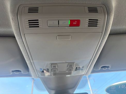 Used 2023 Volkswagen Tiguan SE FWD image 23