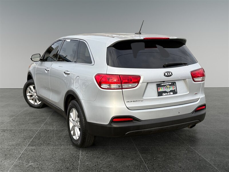 Used 2018 Kia Sorento L FWD image 3