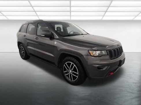 Used 2018 Jeep Grand Cherokee Trailhawk AWD/4WD image 9