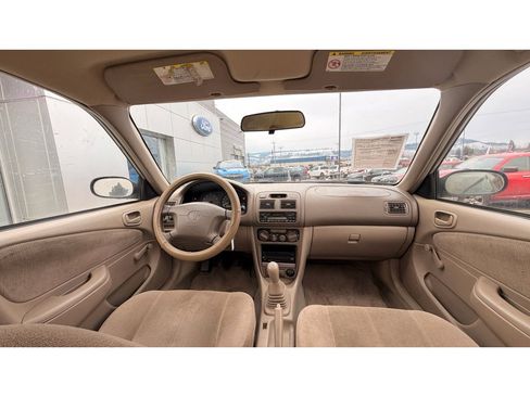 Used 2001 Toyota Corolla CE image 12
