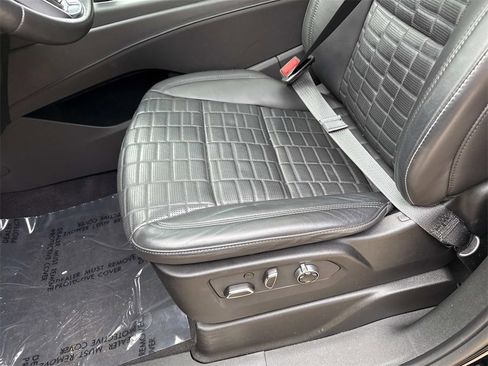 Certified 2024 Cadillac Escalade ESV Sport Platinum image 17